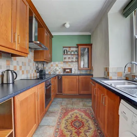 Quaint Holiday At Clappersgate District With Courtyard Feriehus *